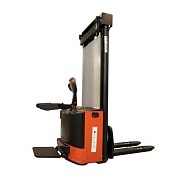 BPLW 1600 55 RAKUDA, Самоходный электрический штабелер, нагрузка 1600 кг., высота подъема 5500 мм, с платформой для оператора, АКБ 24в, зарядное устройство 24в/40а, контроллер Curtis